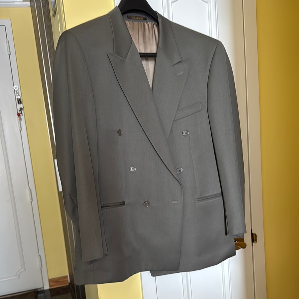 Jean Paul German men suit.   Excellent condition